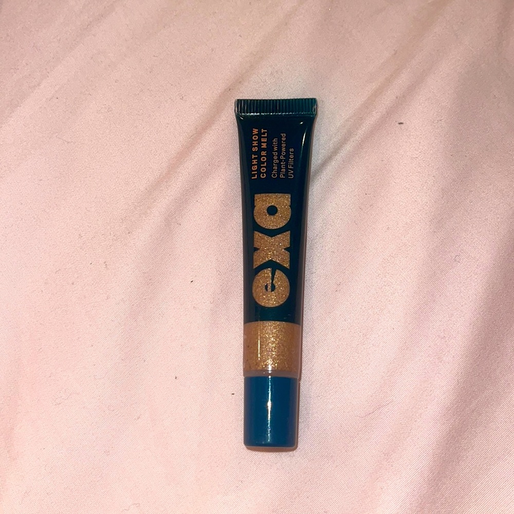 Exa liquid eye shadow